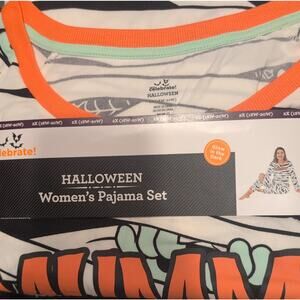 Way to Celebrate! Halloween Women's 2X Striped Glow in the Dark Pajama Set